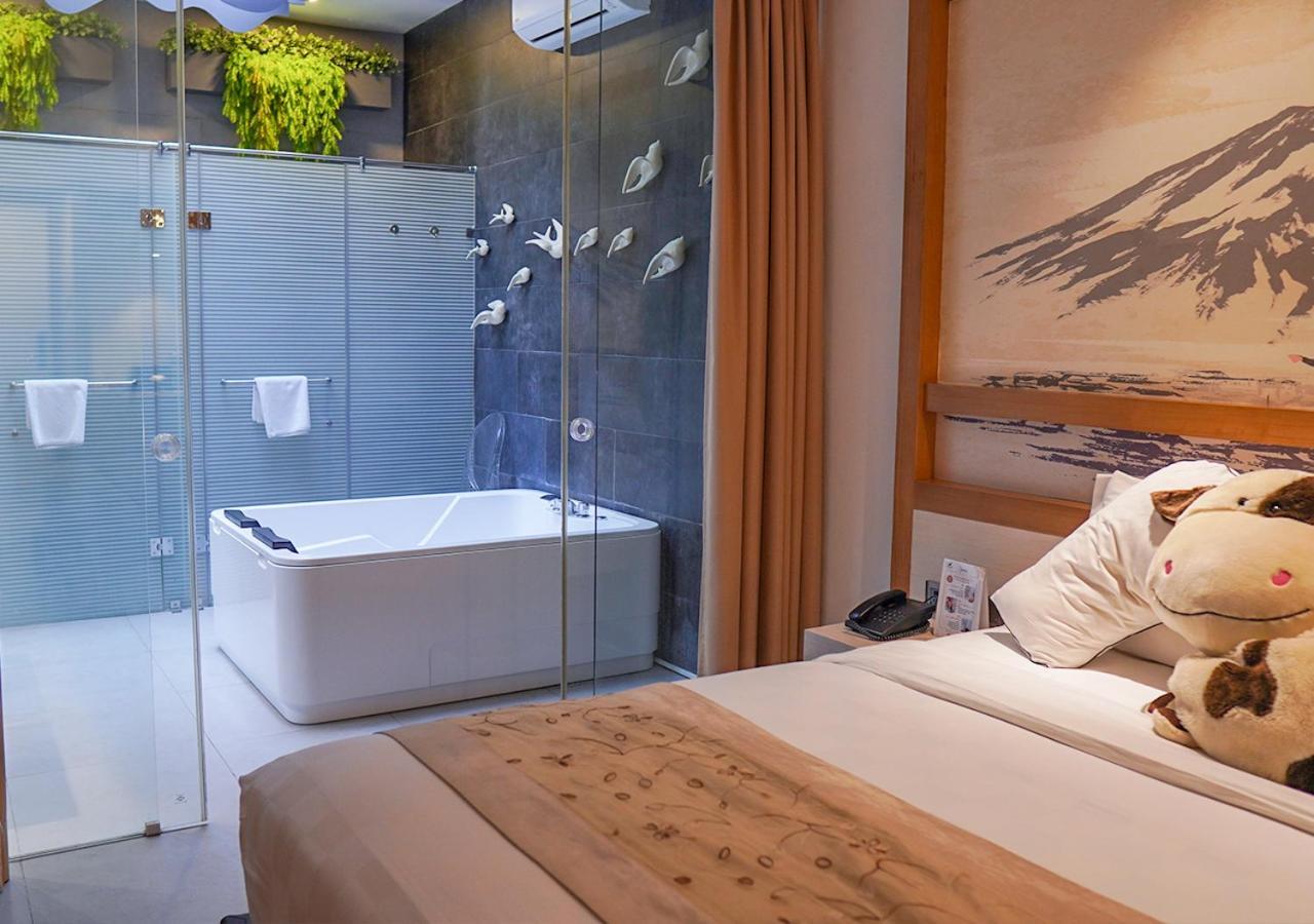 Verse Luxe Hotel Wahid Hasyim Jakarta Extérieur photo