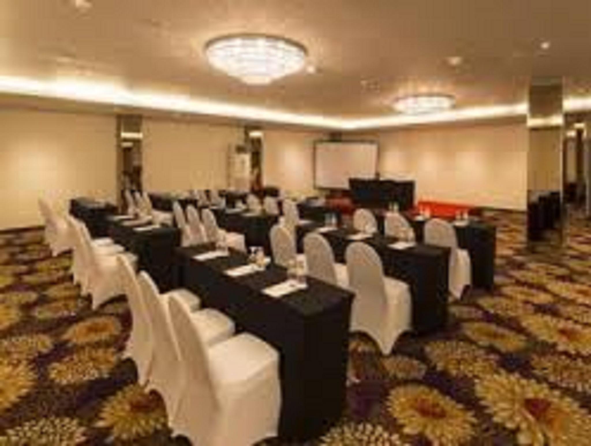 Verse Luxe Hotel Wahid Hasyim Jakarta Extérieur photo