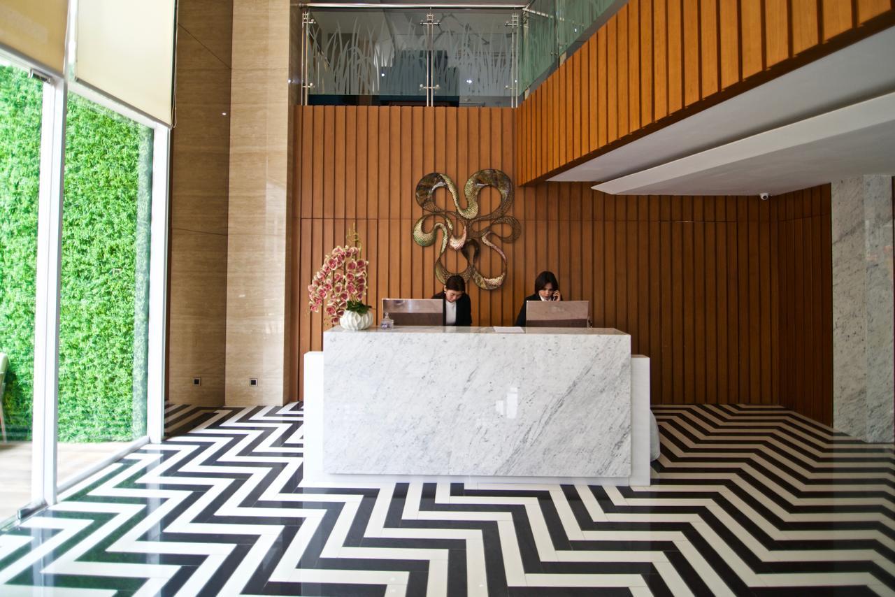 Verse Luxe Hotel Wahid Hasyim Jakarta Extérieur photo