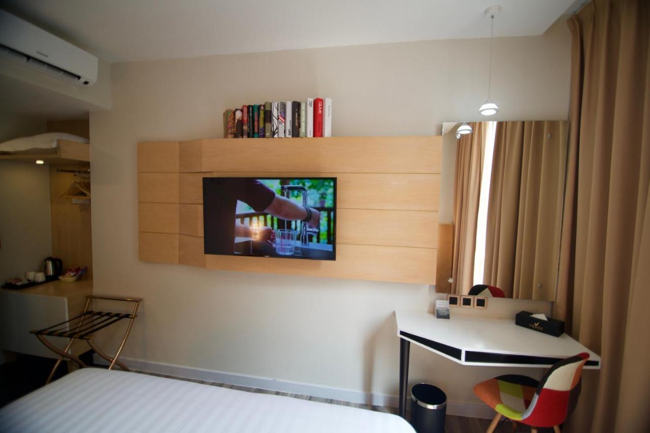 Verse Luxe Hotel Wahid Hasyim Jakarta Extérieur photo